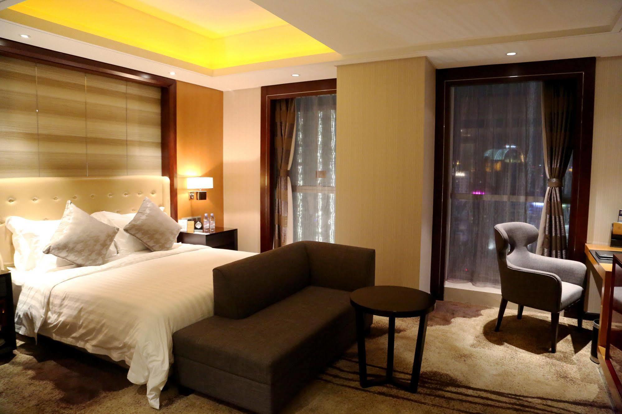Lia! Chengdu Hotel Εξωτερικό φωτογραφία