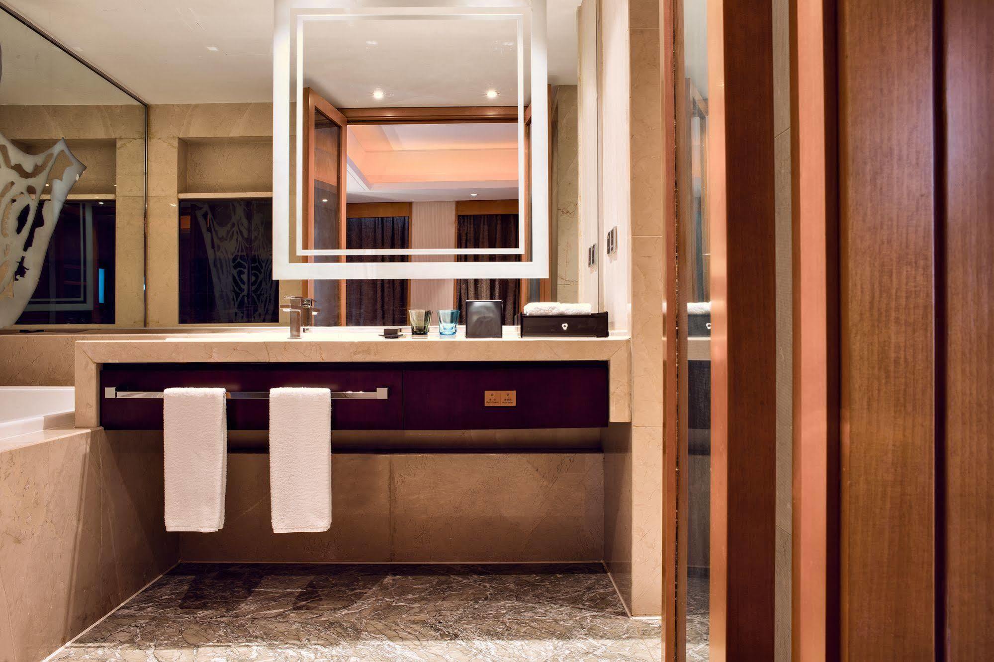 Lia! Chengdu Hotel Εξωτερικό φωτογραφία
